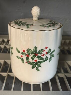 Holiday biscuit barrel